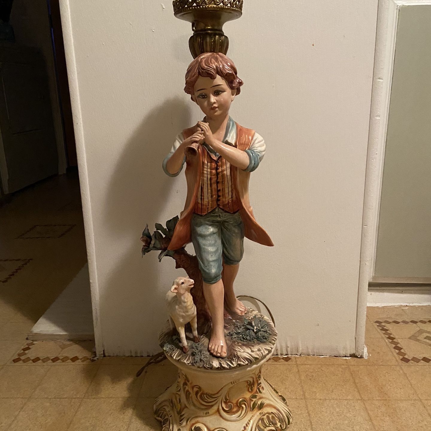 3’ Figurine Lamp