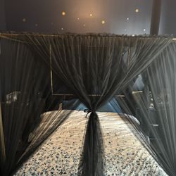 Queen Gold Canopy Bed And Mattress 