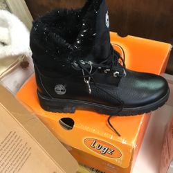Timberland  Brand New Size 6M Black Or White  9 1/2 M