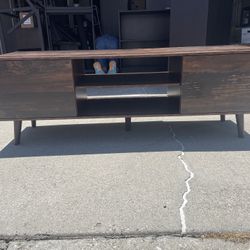 Wooden TV Stand With Shelfs And Cabinets 