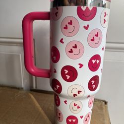 Smiley Face 40 Oz Cup