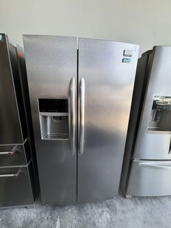 Refrigerator 