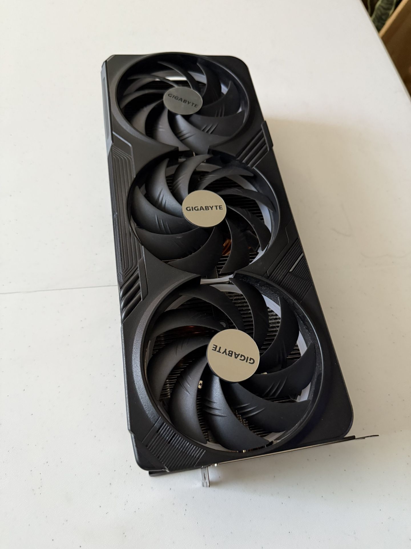 RTX 4090 GIGABYTE WINDFORCE V2 24G