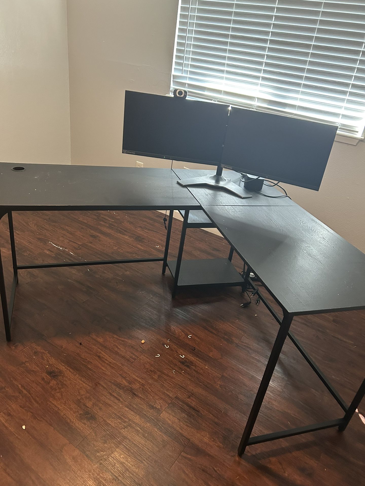 L Desk