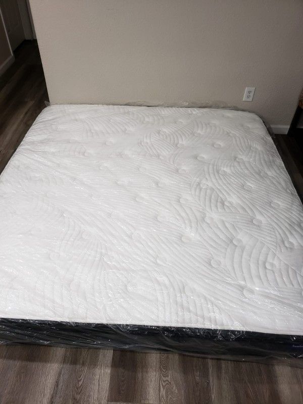 King Size Hybrid Mattress 14" .$170 New Free Delivery Stockton Lodi. Colchon Nuevo King