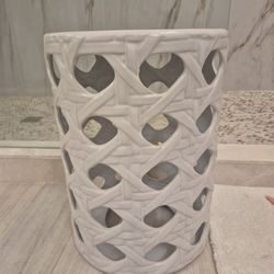 Elegant Design Accent Table