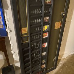 CANDY Or SNACK MACHINE