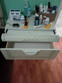 Moving sale