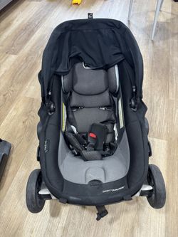 Evenflo Shyft Works Like New, Washed And Cleaned Come With Newborn Inserts $180