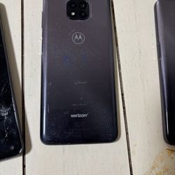 Phones Need Screens Replaced On The New Screens 