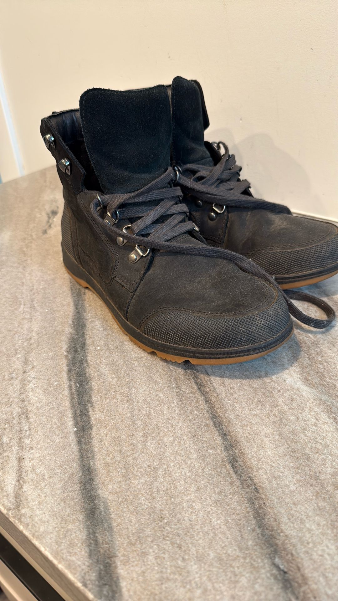 Sorel Ankney II mid boot men's size 10