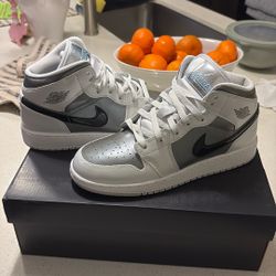 Nike 6 Youth Brand New