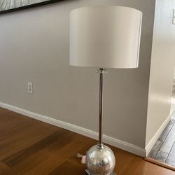 Elegant side table lamp