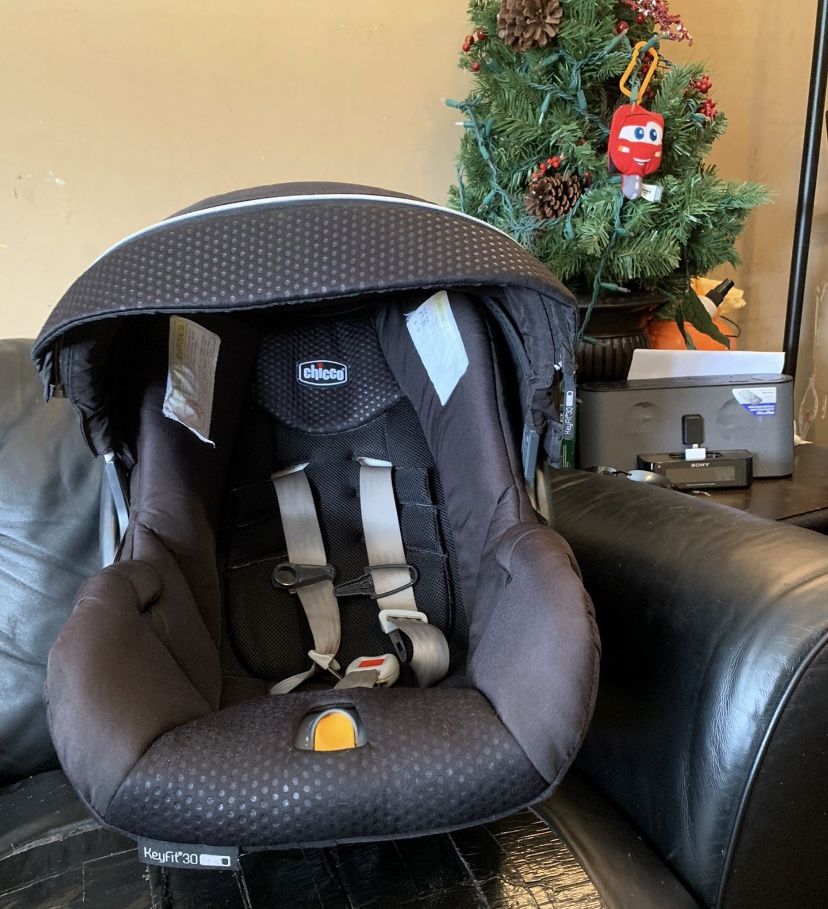 Chicco Infants Car Seat In Excellent Condition 