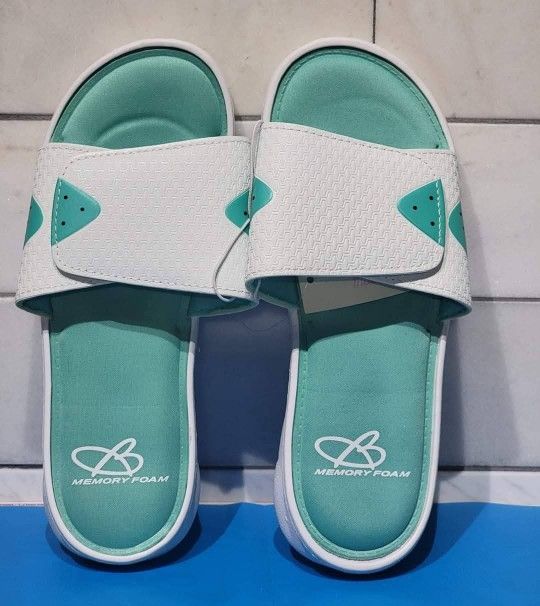 Women's slip on memory foam Sandals $5 (one available in size small 5-6)