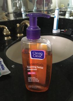 Clean clear foaming cleanser