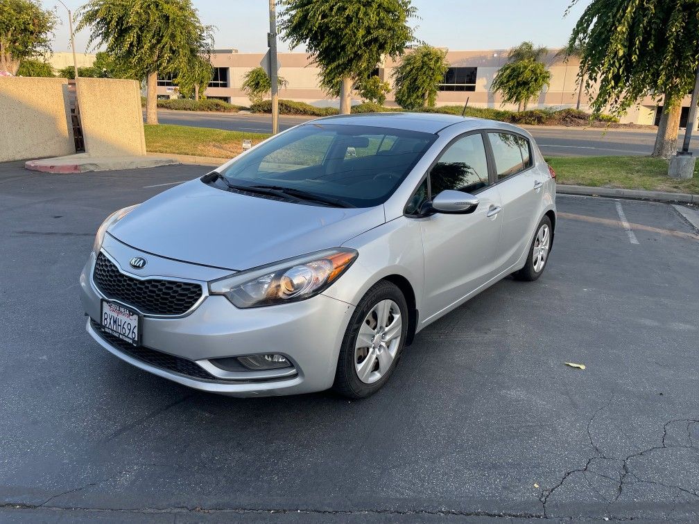 2016 KIA Forte 5-Door