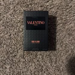 Valentino Born in Roma Coral Fantasy