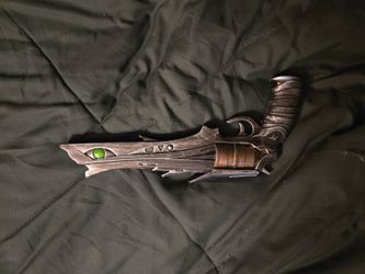 Destiny — Thorn Exotic Hand Cannon — foam cosplay prop