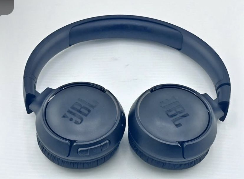 JBL Bluetooth wireless headphones