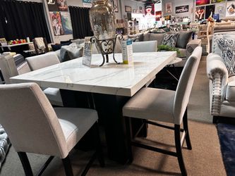 Stunning dining table set! 🩷📦🔥