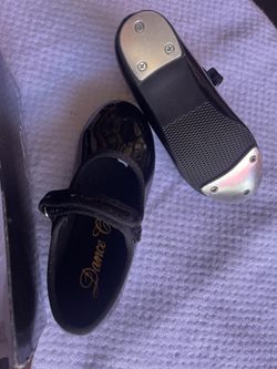 Clap Girl Shoes Size 8 1/2