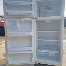 Refrigerator Perfect Working Condition! Great Fridge!