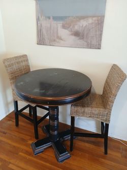 Round Pub Table + 2 Wicker Bar Stools – Solid & Stylish
