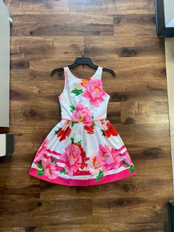 Brand New Woman’s Abercrombie & Fitch brand Pink Floral Dress Up For Sale