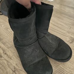 Women’s Ugg. Size 7