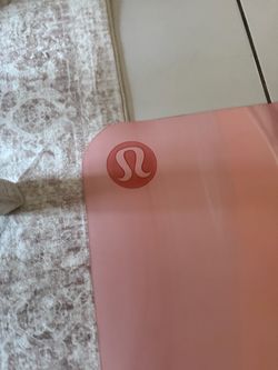 Lululemon yoga mat