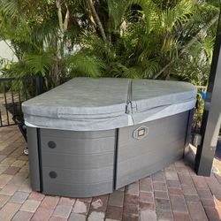 3 Person Hot Tub For Sale