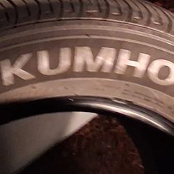 205/55/R16. KUMHO SOLUS  TA31 TIRE PAIR (2)