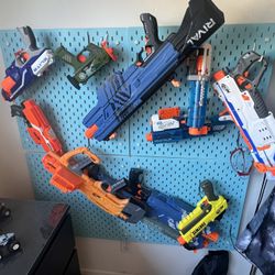 10 Nerf Guns & Mask & Accessories 