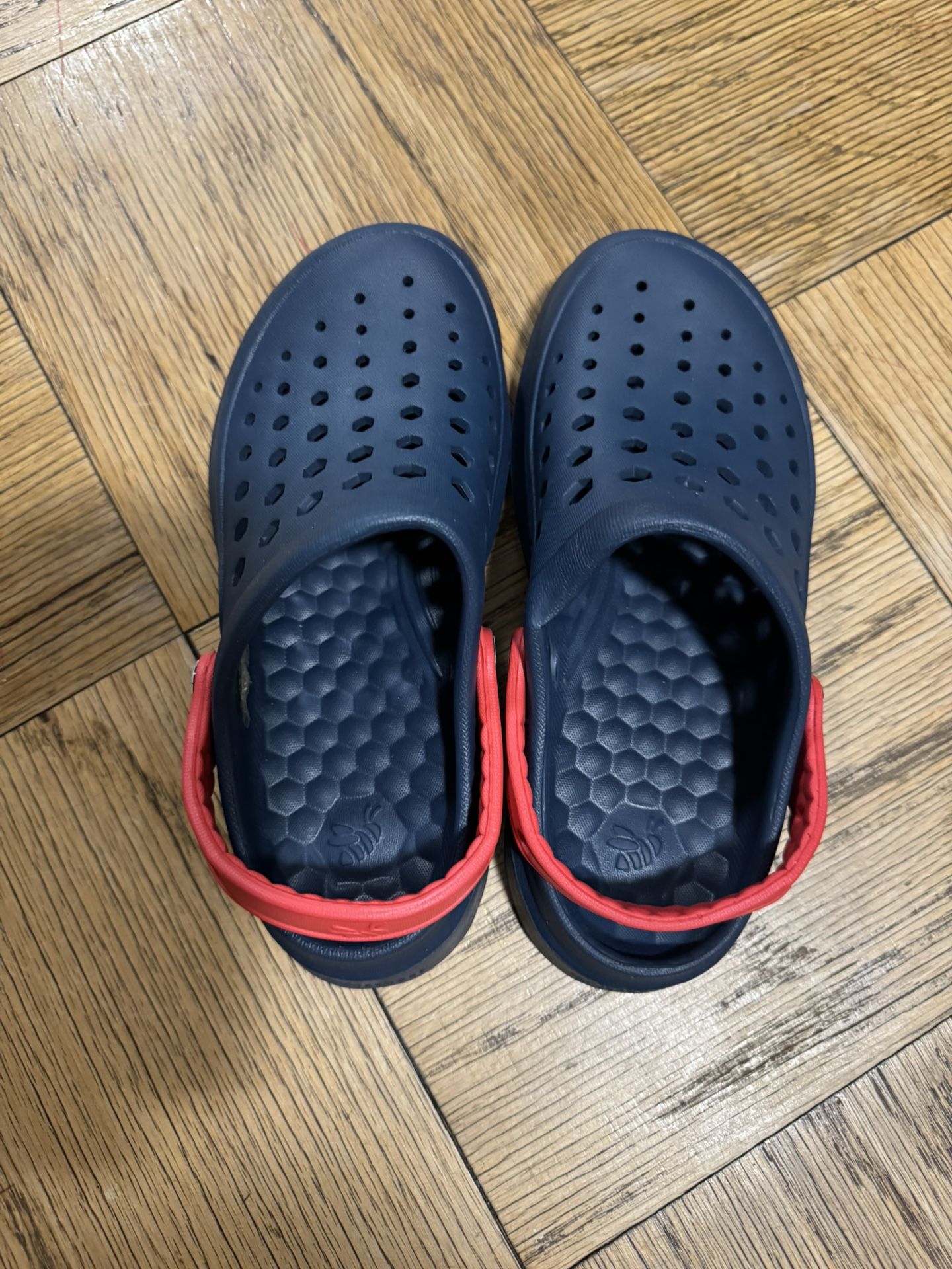 Kid's shoes