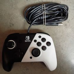 PDP Wired Controller For Nintendo Switch, Black & White, Tested Working.