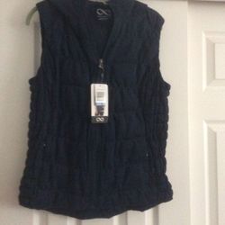 Women,. Navy. Quilted  Full ZIP Hooded  Puffer Vest  NEW W Tags    Brand  (BE BY BLANC NOIR )