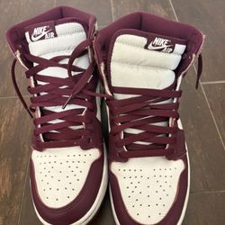 Air Jordan 1 eRetro High OG 'Bordeaux'  Size 10 1/2
