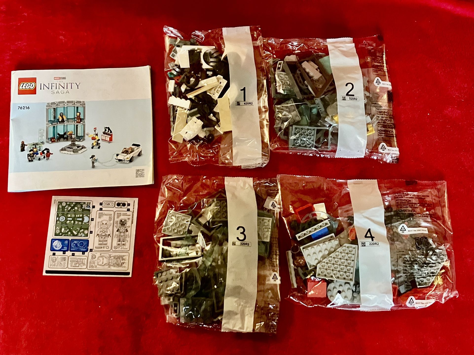 LEGO IRON MAN ARMORY ‼️ NO MINIFIGURES ‼️ NO MINIFIGURES ‼️ comes Just As Shown On The Picture