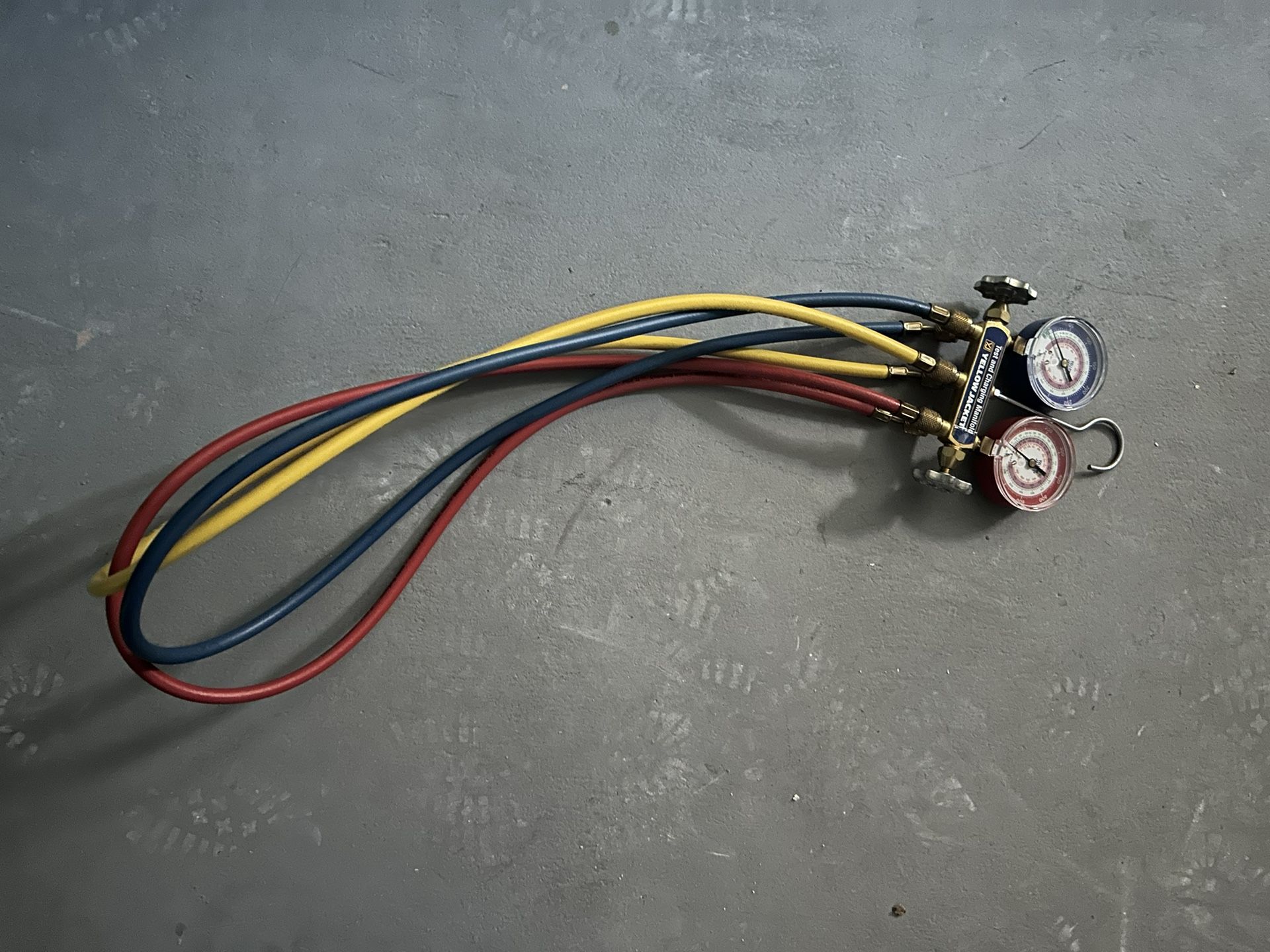 YELLOW JACKET Mechanical Manifold Gauge Set: Mechanical Manifold Gauge Set, 2 Valves, 3 Hoses