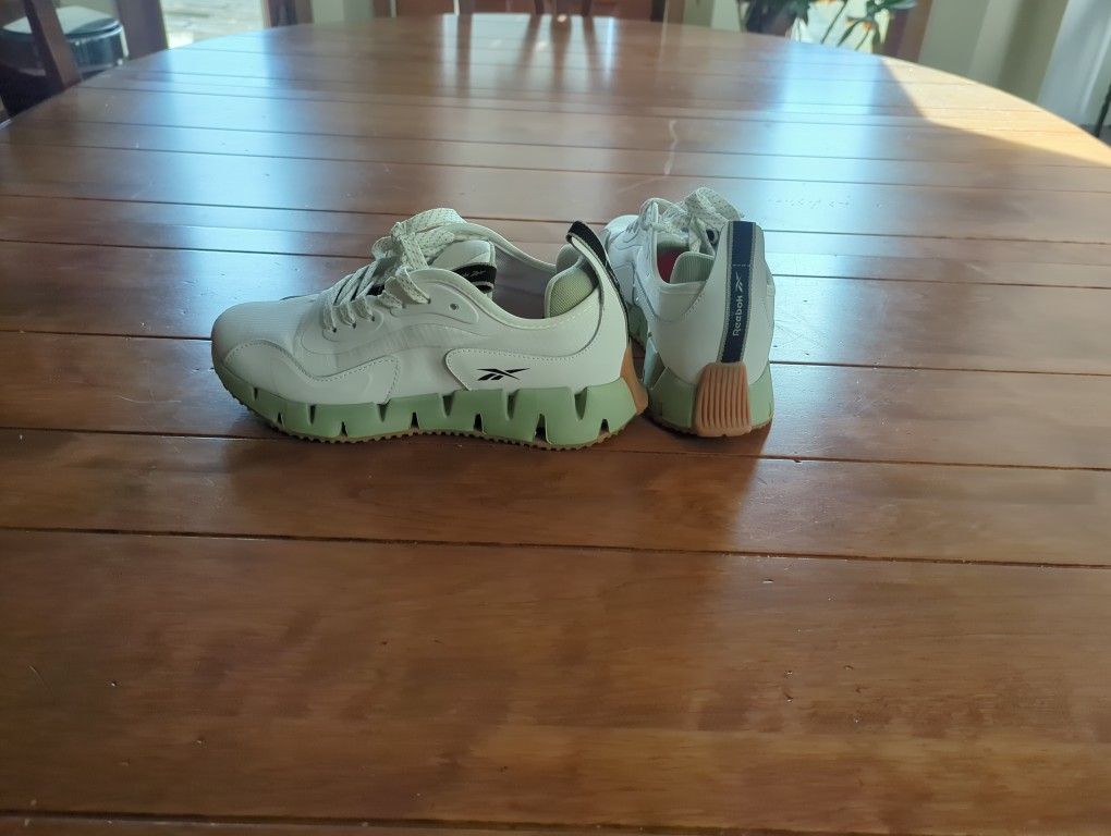 *Brand New* Reebok Sportswear White/Green Zig Dynamica Shoes