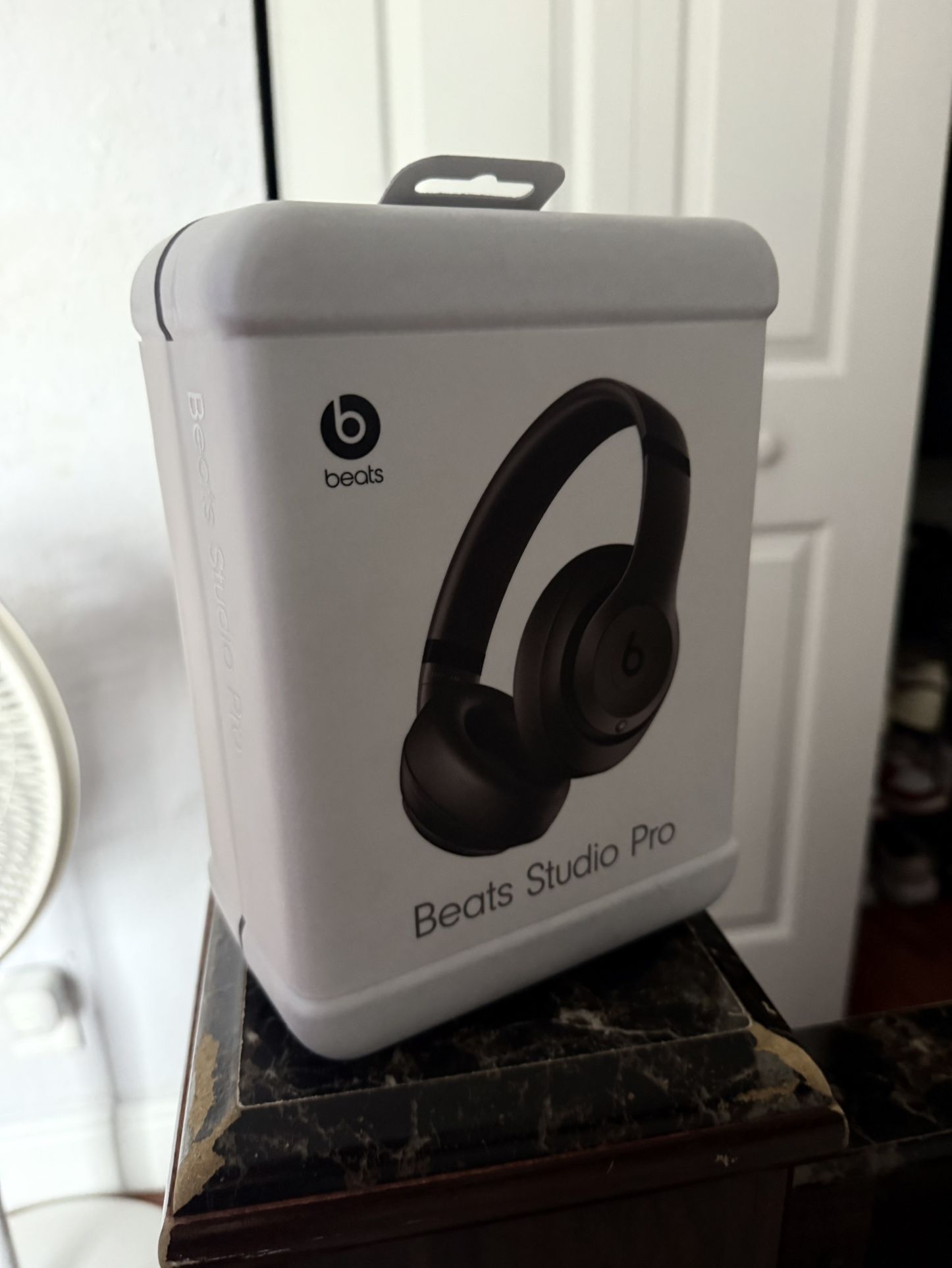 Beats Studio Pro - Wireless Bluetooth headphones with noise cancellation, personalized spatial audio, USB-C lossless audio, Apple and Android compatib