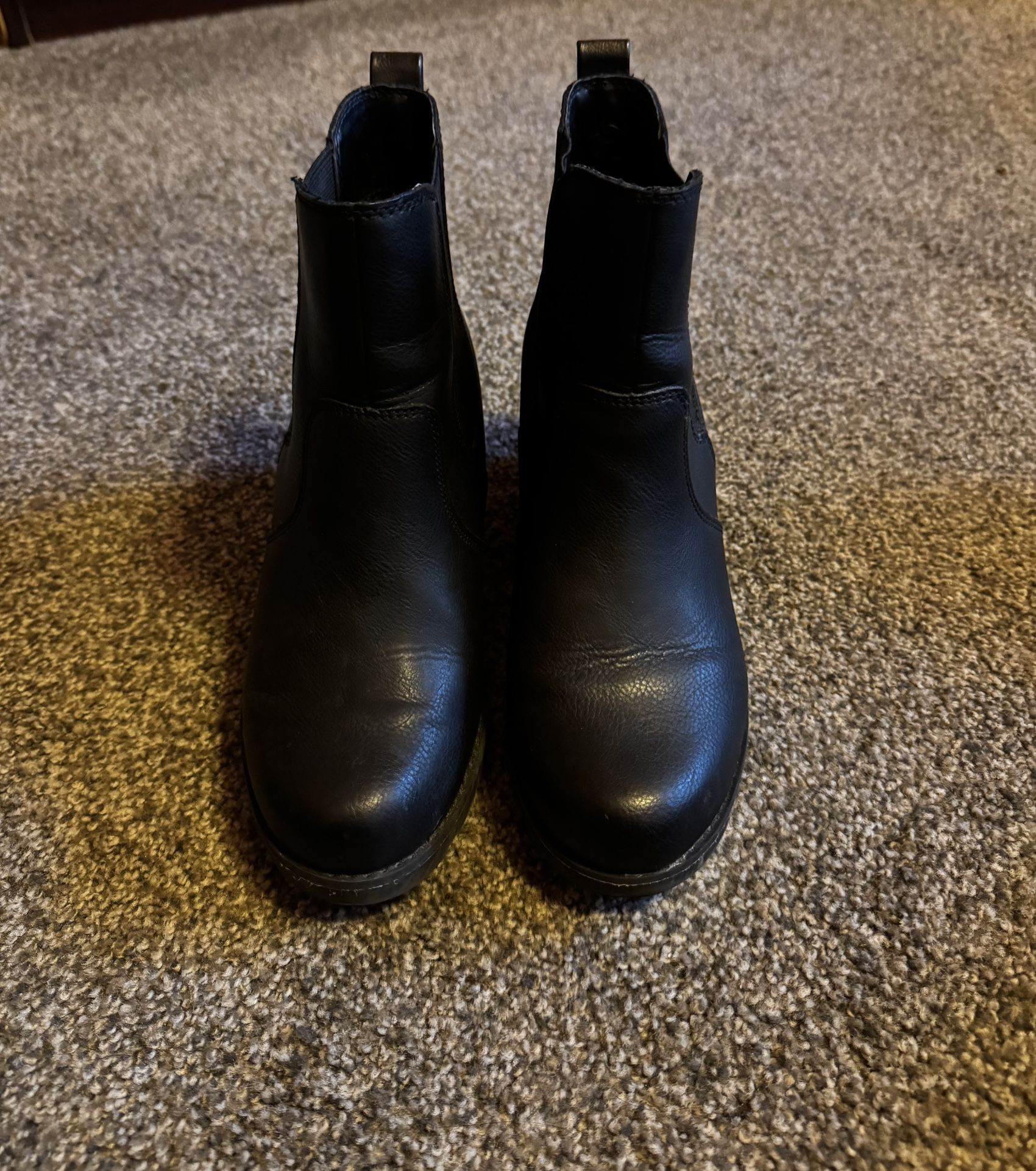 Black Wedges