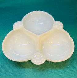 Vintage Anchor Hocking 3 sectioned relish dish with hobnail detail