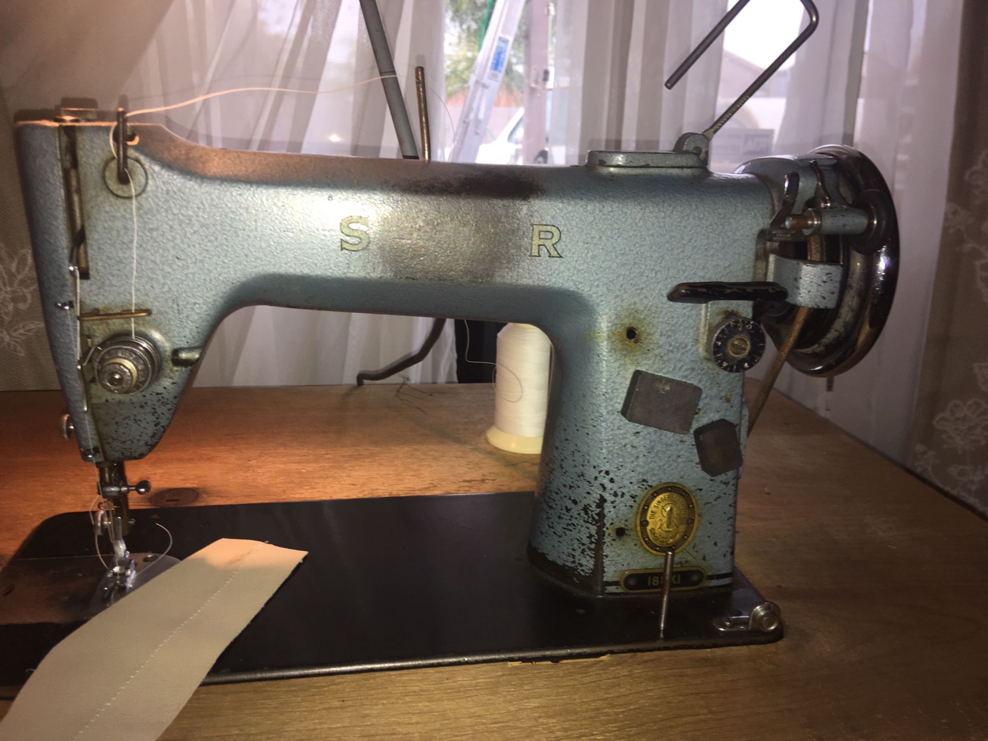 Singer sewing machine 188k1 for Sale in Fort McDowell, AZ OfferUp