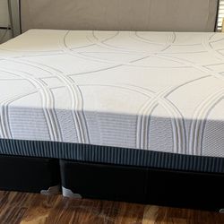 USED KING SIZE MEMORY FOAM COOL GEL MATTRESS ONLY