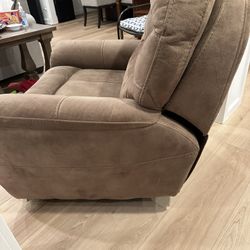 Power Recliner - EXCELLENT CONDITION 