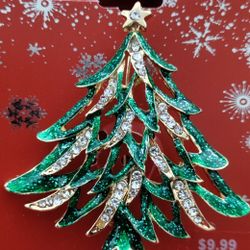 Beautiful Christmas Tree Pin