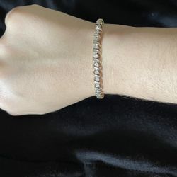 gold bracelet with diamonds 
