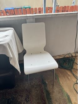 White desk chair
